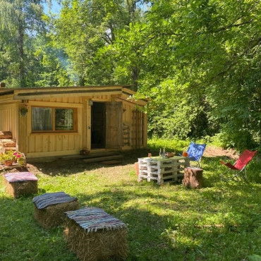 Номер "Глэмпинг с печкой буржуйкой"