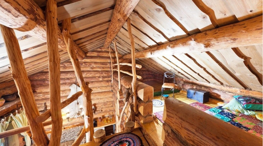 Коттедж "Лесная слобода-шале (гостиная с камином +спальня +верхние покои -полати)"