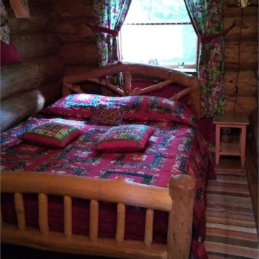 Коттедж "Лесная слобода-шале (гостиная с камином +спальня +верхние покои -полати)"