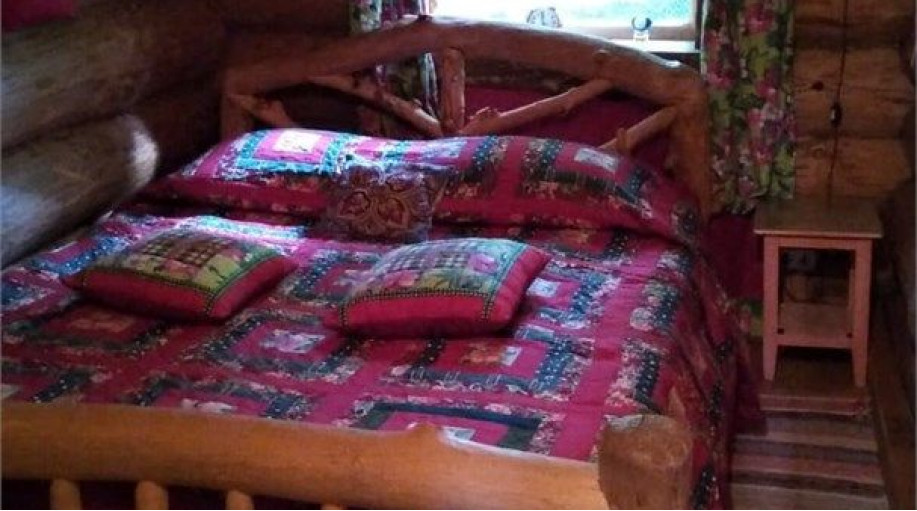 Коттедж "Лесная слобода-шале (гостиная с камином +спальня +верхние покои -полати)"