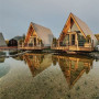 Отель The Les домик A-frame у воды