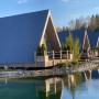 Отель The Les домик A-frame у воды