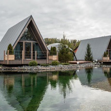 Отель The Les домик A-frame у воды