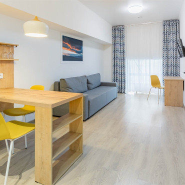 Аппартаменты "Четырехместные апартаменты со спальней и гостиной"