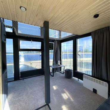 Номер "Зеркальный дом на воде"