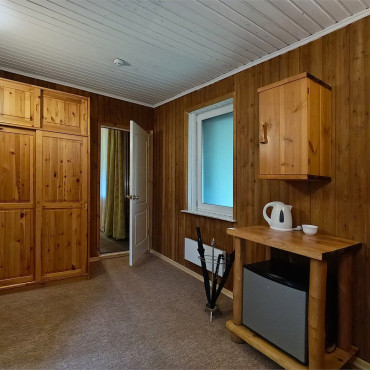 Коттедж "Коттедж «Падающий домик»"