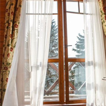 Номер "Двухместный номер с интерьером под дерево (для некурящих)"