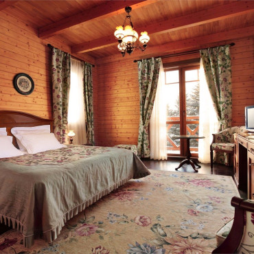 Номер "Двухместный номер с интерьером под дерево (для некурящих)"