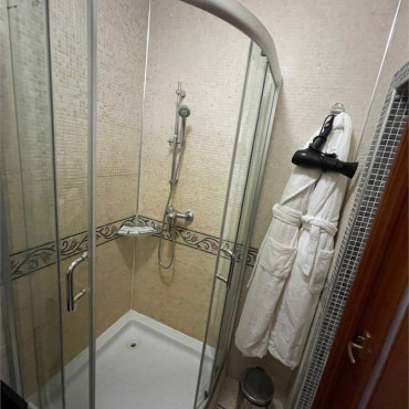 Номер "Стандарт с одной большой кроватью"