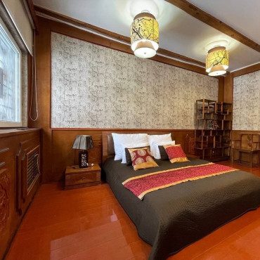 Номер "Джуниор Сюит с одной большой кроватью"