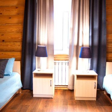 Номер "Эконом двухместный (удобства в блоке на два номера)"