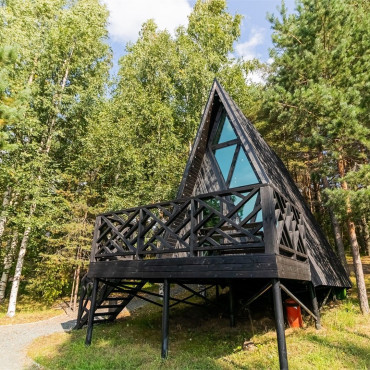 Дом "А-Фрейм «Черное-белое»"