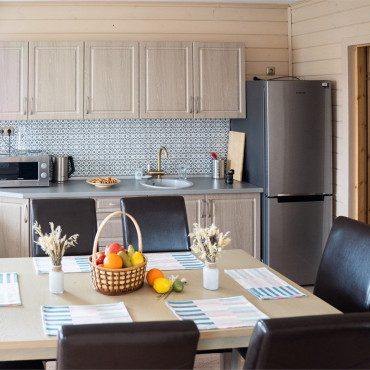 Коттедж "Большой дом с камином и кухней для двоих"