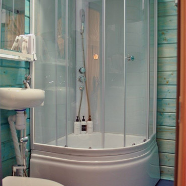 Палатка "Лодж на холме вид на озеро"