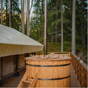 Палатка "Лодж на холме с горячей купелью"