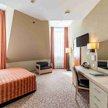 Номер "Комфорт мансардный с двуспальной кроватью"