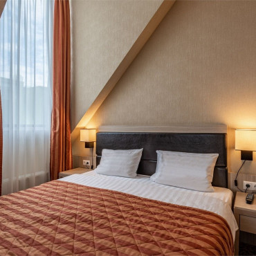 Номер "Комфорт мансардный с двуспальной кроватью"