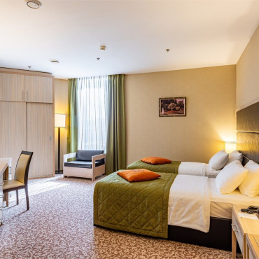 Номер "Улучшенный «Атриум» с раздельными кроватями"