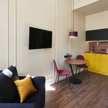 Номер "Номер Делюкс с балконом и видом на Невский проспект, 25 кв.м"