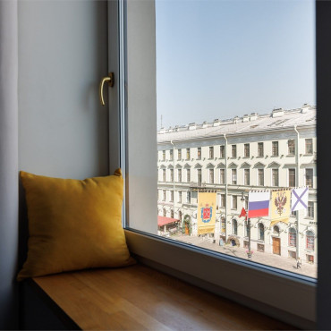 Номер "Номер студио Делюкс с видом на Невский проспект, от 24 кв.м"