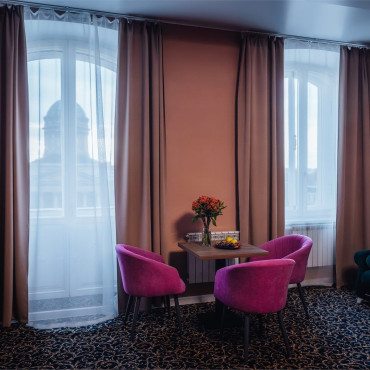 Номер "Семейный люкс с 2 спальнями и видом на Казанский собор"