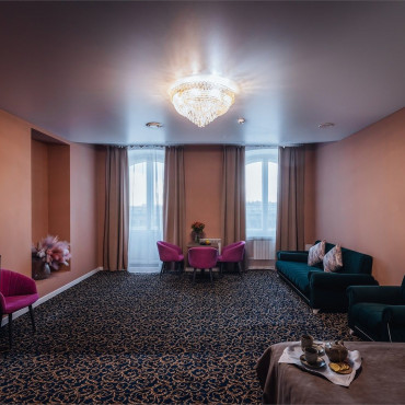 Номер "Семейный люкс с 2 спальнями и видом на Казанский собор"