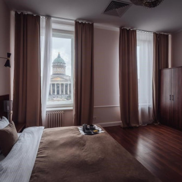 Номер "Президентский Люкс с балконом и видом на Казанский Собор"