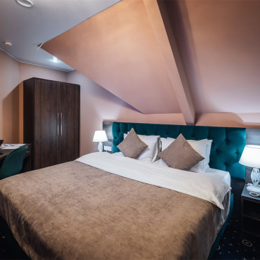 Номер "Номер на мансарде с окнами во двор"