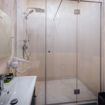 Номер "Номер на мансарде с окнами на Малую Конюшенную"