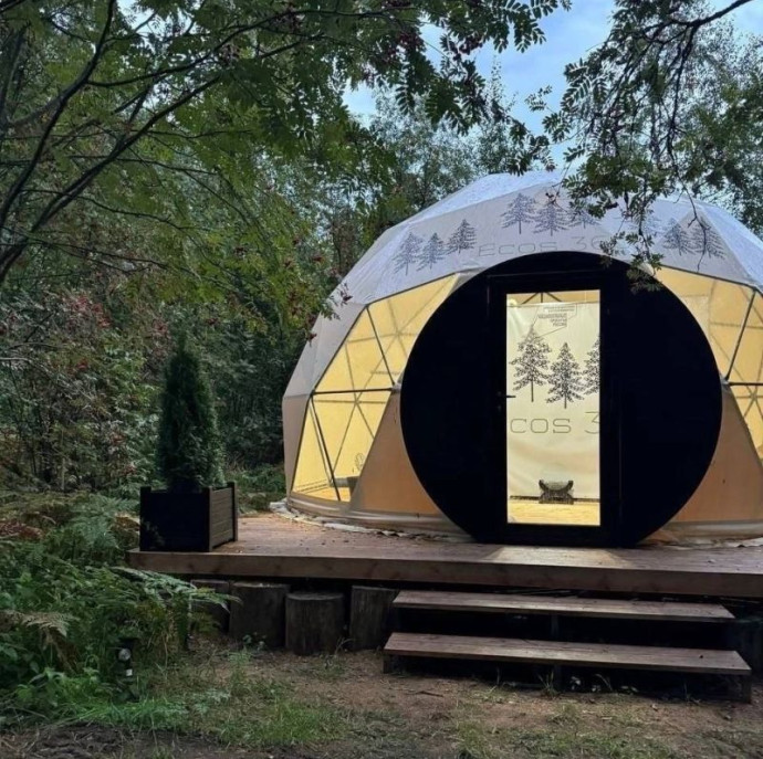 Купольный шатер в глэмпинге Ecos 360