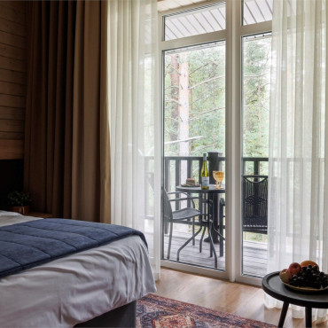 Номер "Комфорт с двуспальной кроватью, балконом и видом на лес"