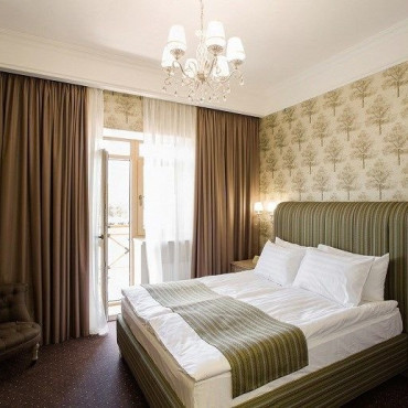 Номер "Номер с балконом и одной двуспальной кроватью"