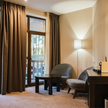 Номер "Джуниор сьют вид на озеро"