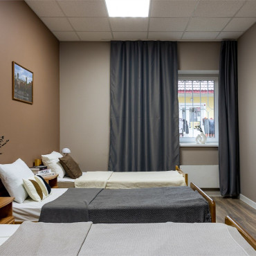 Номер "Трехместный номер с общей ванной комнатой"