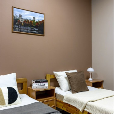 Номер "Трехместный номер с общей ванной комнатой"