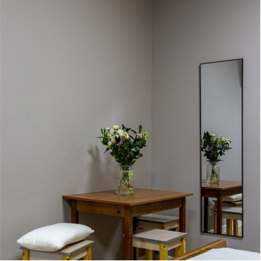 Номер "Трехместный номер с общей ванной комнатой"