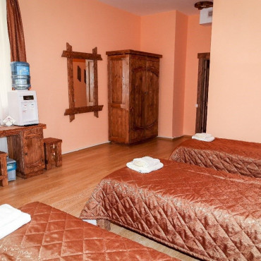 Номер "Трехместный номер с раздельными кроватями"