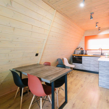 Коттедж "Правдинское озеро A-frame Red"