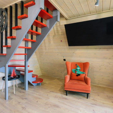 Коттедж "Правдинское озеро A-frame Red"