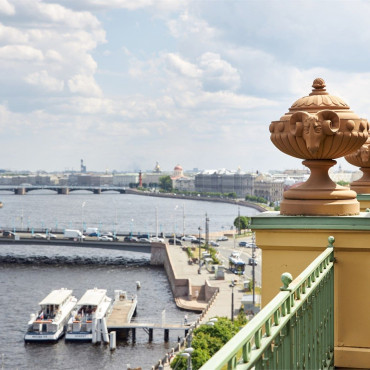 Номер "Студио с террасой | Вид на Неву"