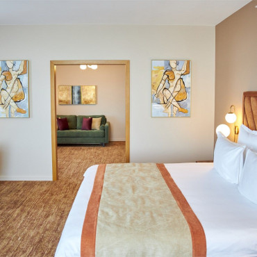 Номер "Двухкомнатный люкс | Вид на Неву"