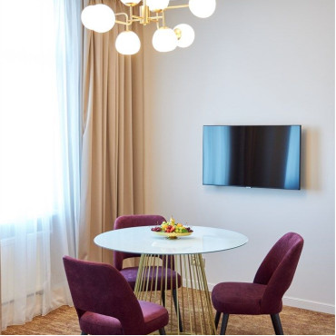 Номер "Двухкомнатный люкс | Вид на Неву"