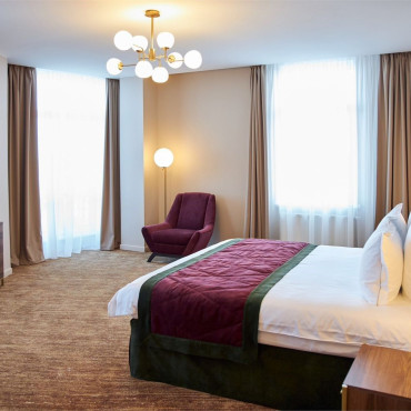 Номер "Двухкомнатный люкс с балконом | Вид на Неву"