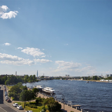 Номер "Студио с одной кроватью | Вид на Неву"