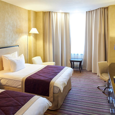 Номер "Стандарт с двумя кроватями | Вид на город"