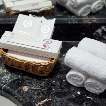 Номер "Стандарт с одной кроватью | Вид на Неву"