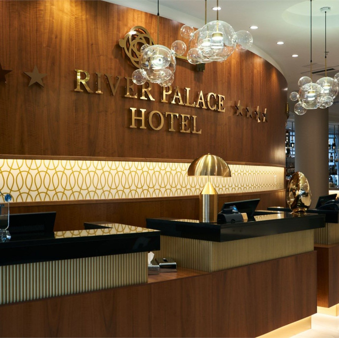 River Palace Hotel