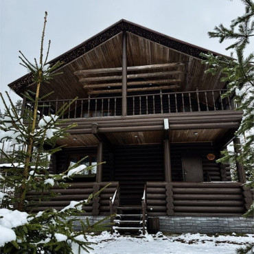 Коттедж "Коттедж "Дуб" Комфорт 10-12 персон"