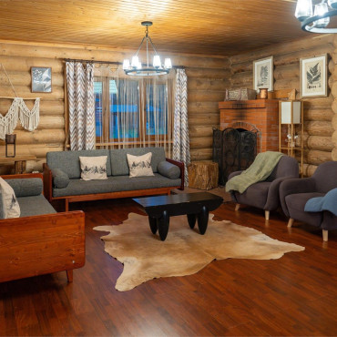 Коттедж "Коттедж "Дуб" Комфорт 10-12 персон"