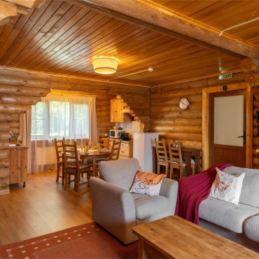 Коттедж "Коттедж "Каштан" Комфорт+ 4-6 персон"